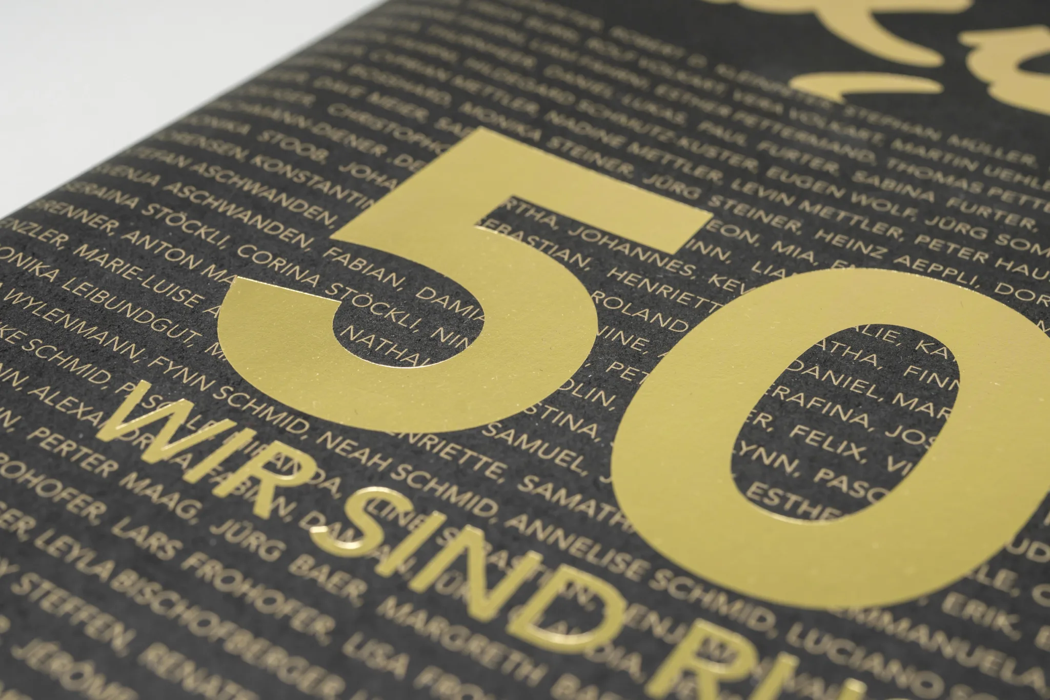 aexguesi-heissfolienpraegung-goldfolie