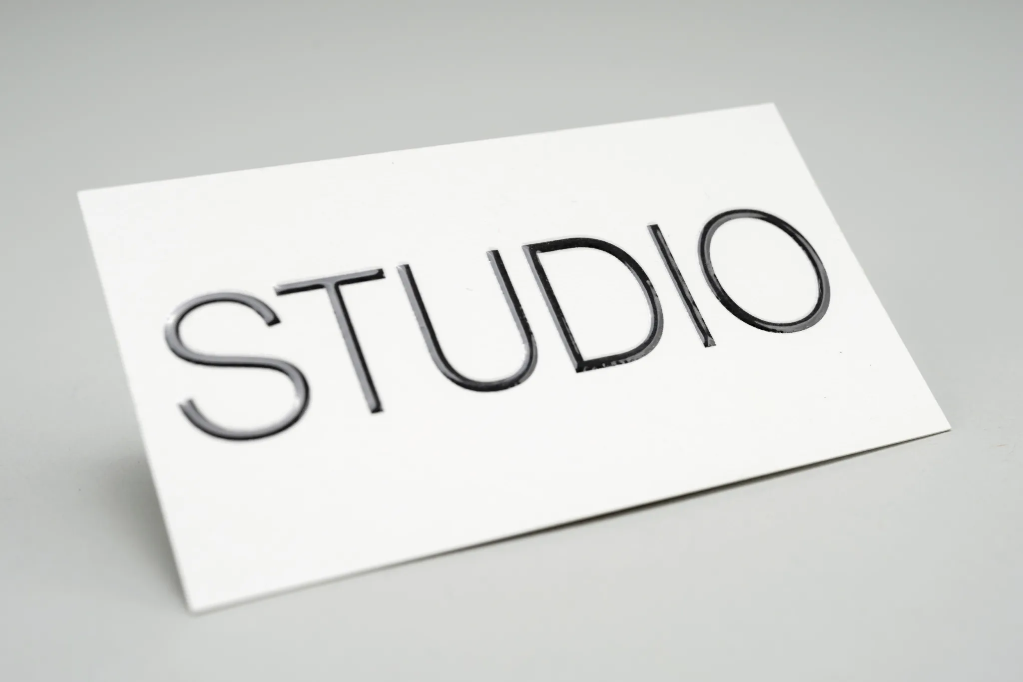 studio-visiten-blunier-relieflackierung